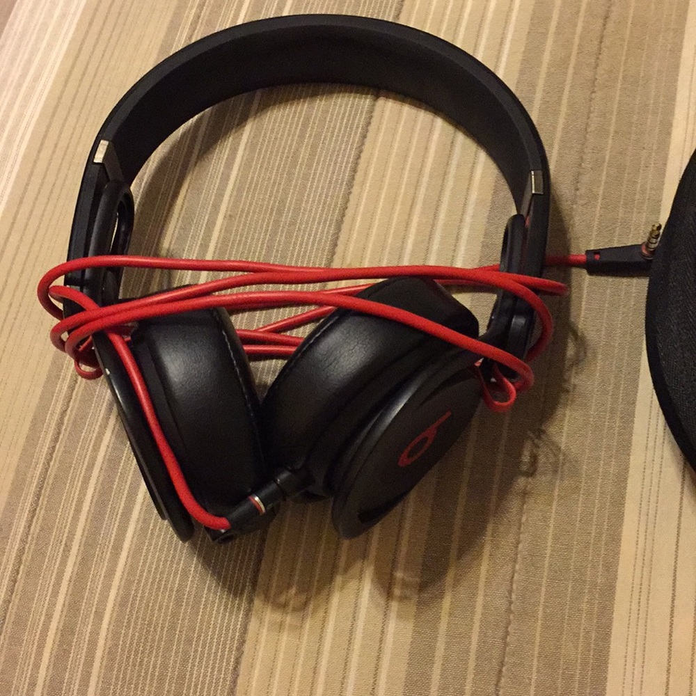 Beats mixer headphones